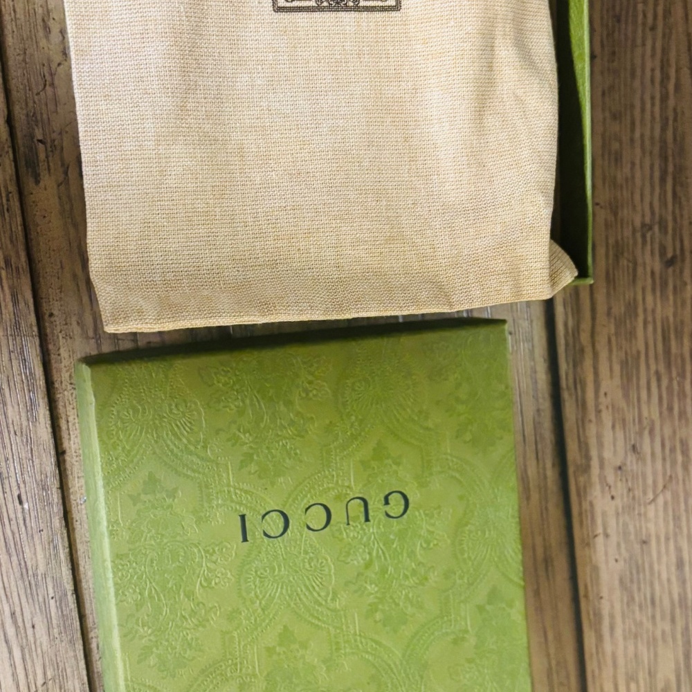 Handbag - Picture 2 of 2